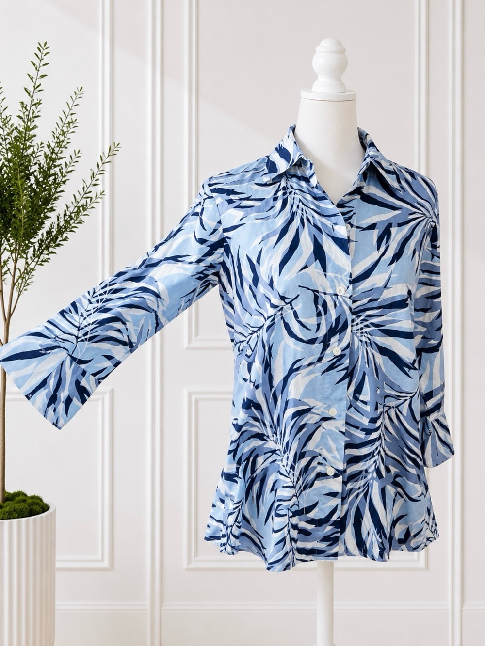 Liz Claiborne Blue Tropical Leaf Print Button-Front Blouse Size S - Picture 4 of 6